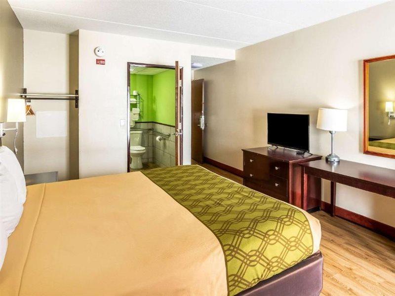 Econo Lodge Cadillac By Choice Esterno foto