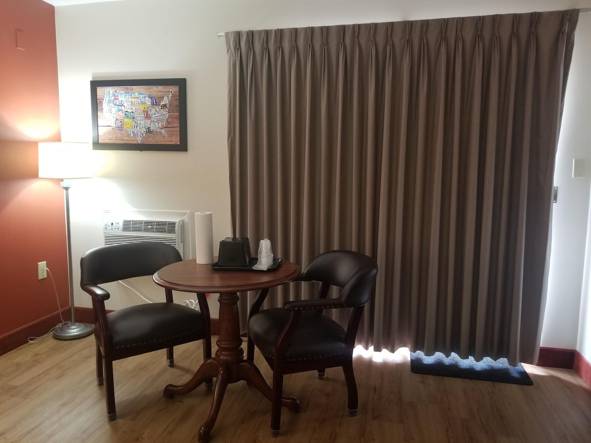 Econo Lodge Cadillac By Choice Esterno foto