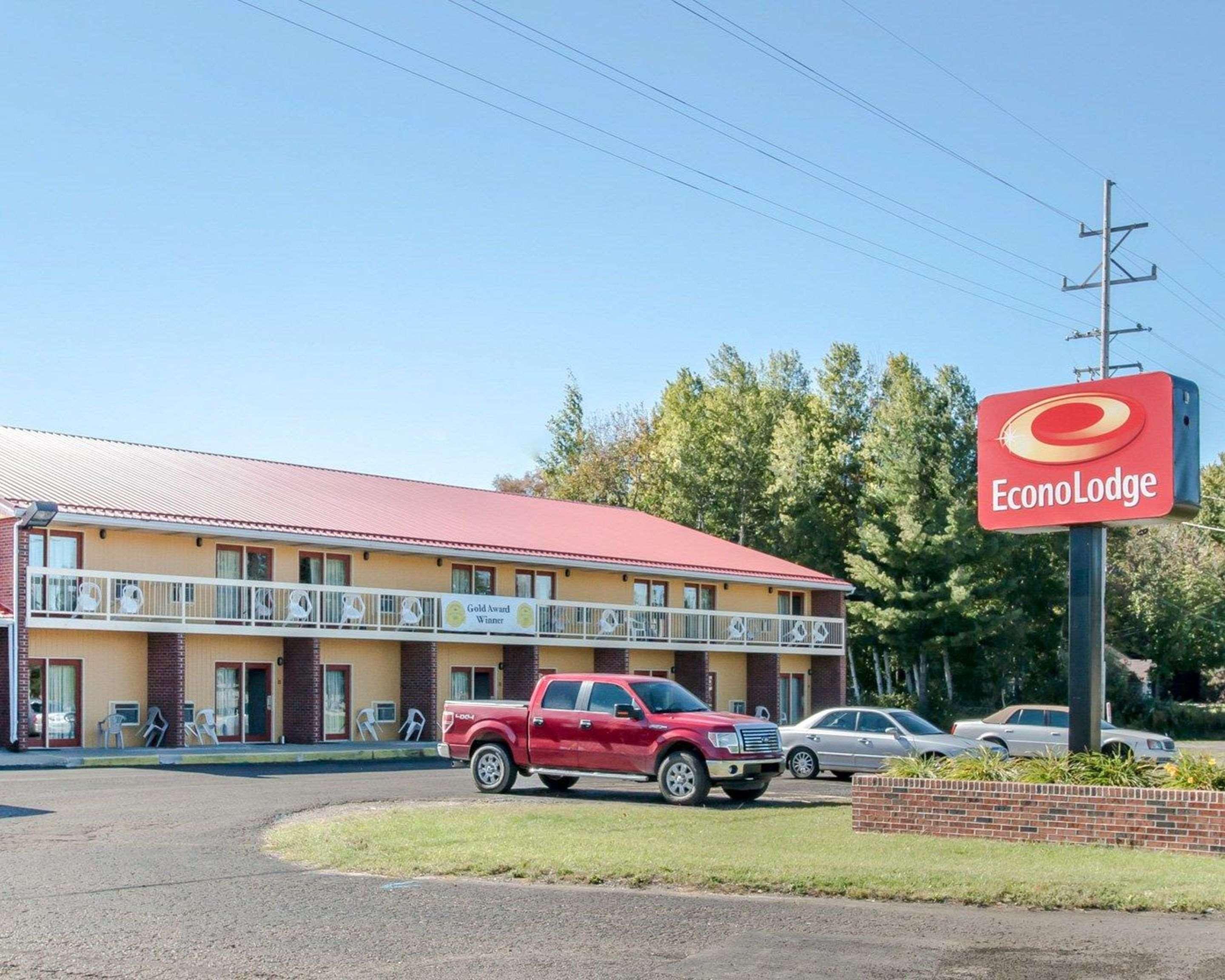 Econo Lodge Cadillac By Choice Esterno foto
