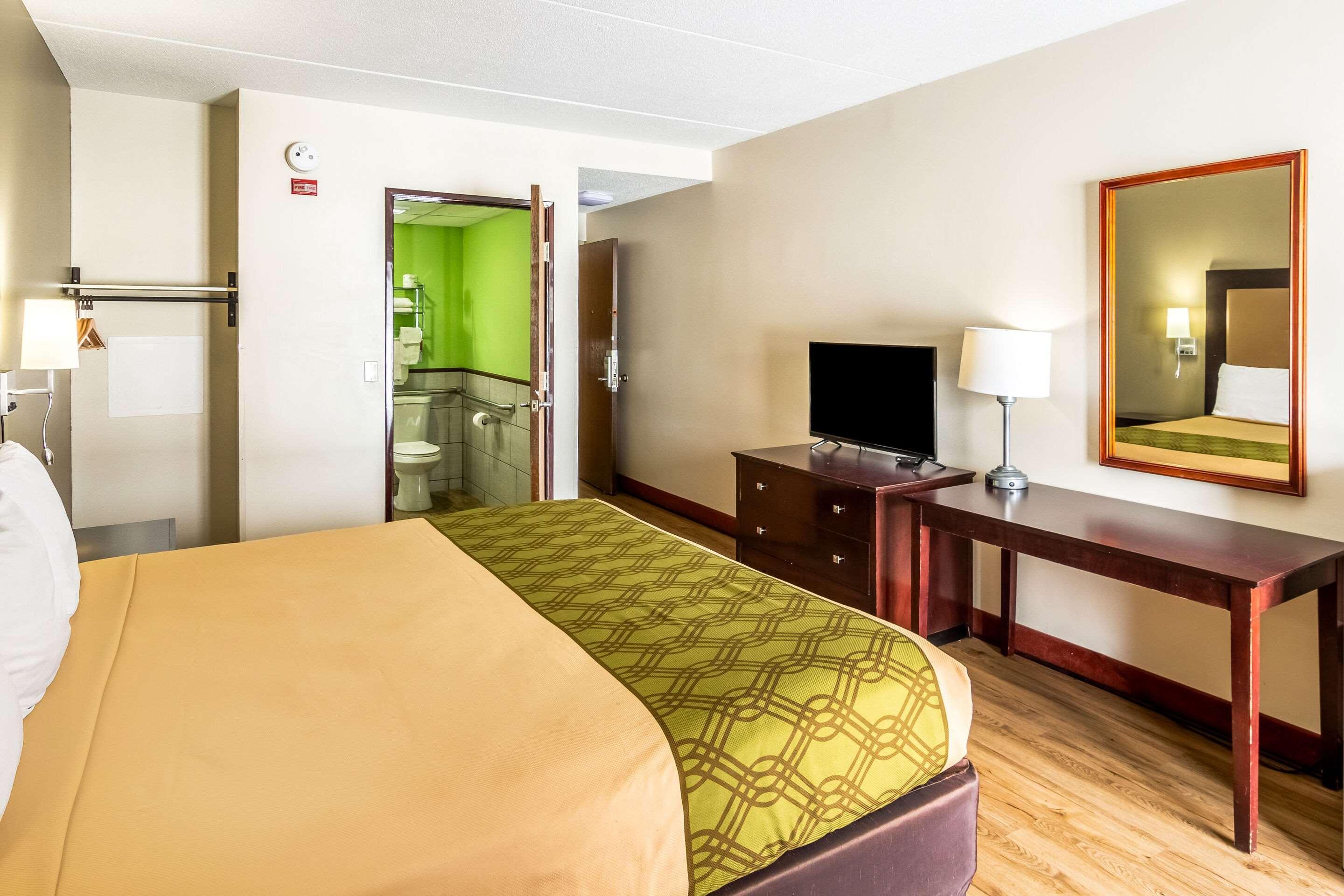 Econo Lodge Cadillac By Choice Esterno foto