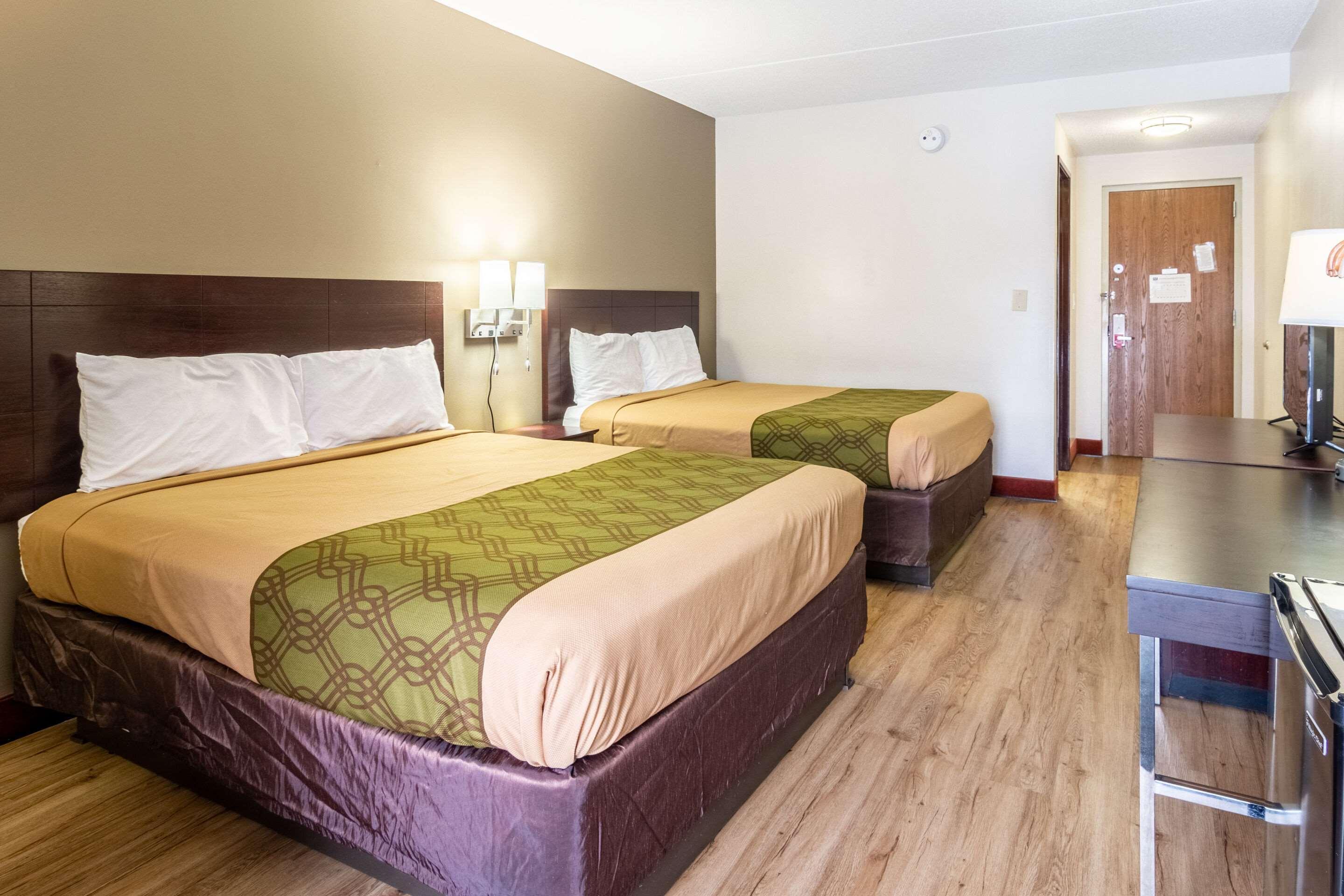 Econo Lodge Cadillac By Choice Esterno foto