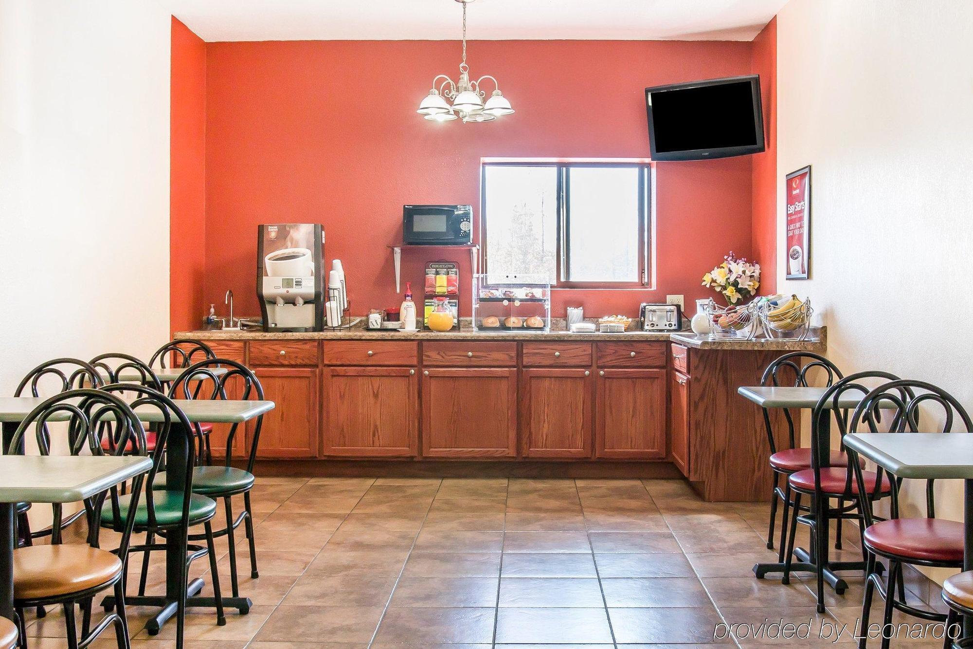 Econo Lodge Cadillac By Choice Esterno foto