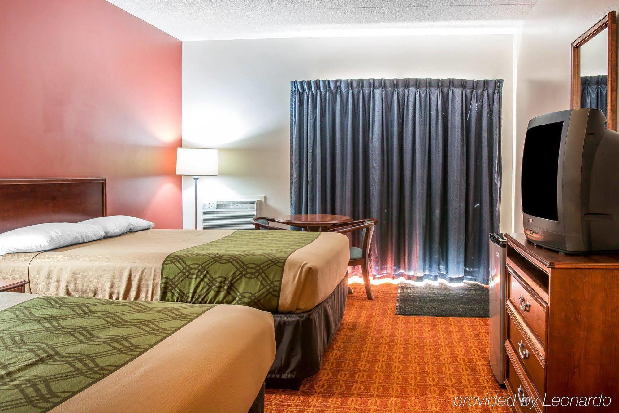 Econo Lodge Cadillac By Choice Esterno foto