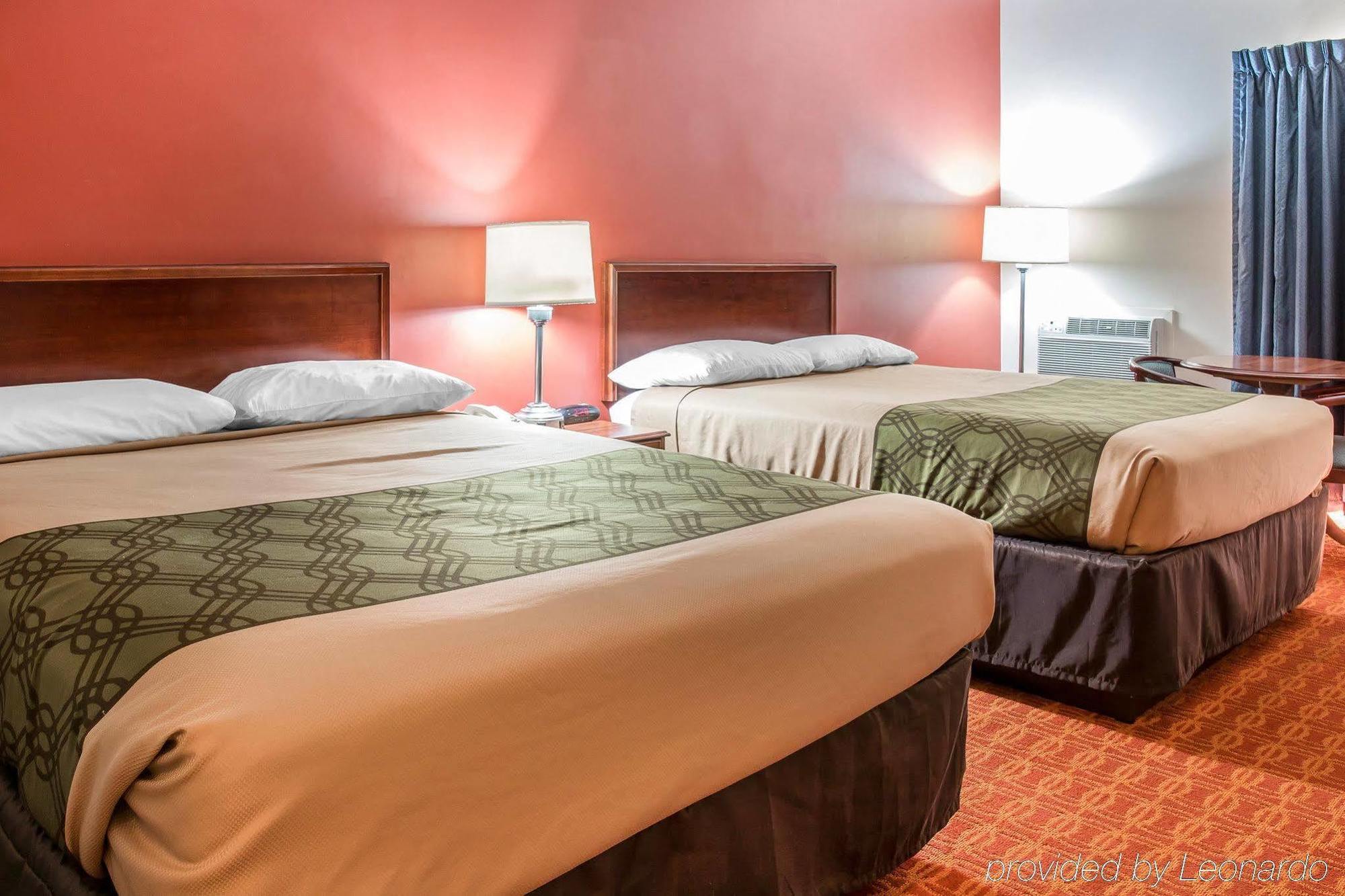 Econo Lodge Cadillac By Choice Esterno foto